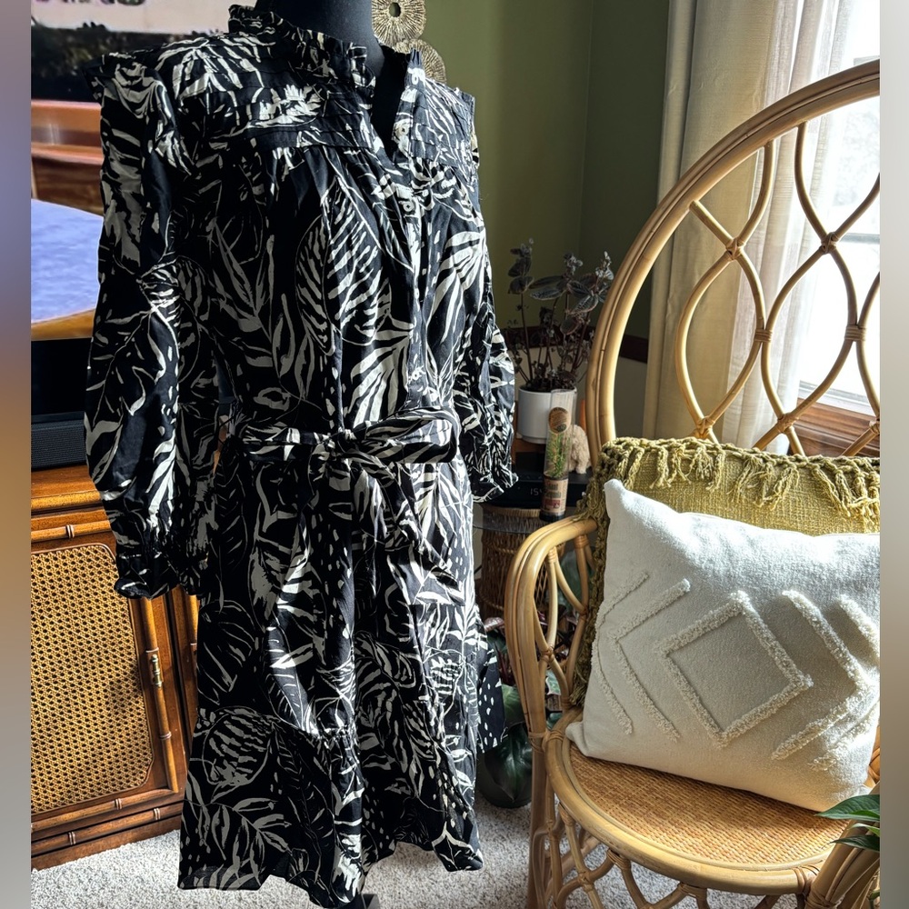 NWT Karl Lagerfeld Black/White Leaf Print Dress
